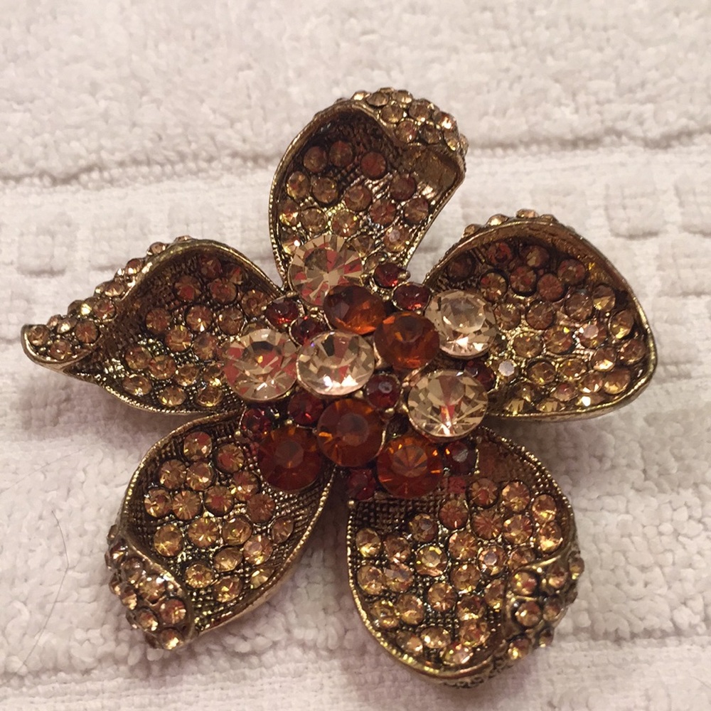 Giant flower ring